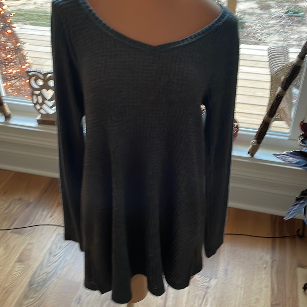 SONOMA gray long sleeve sweater. Size med
